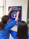 Đoàn viên thanh niên Thành phố tuyên truyền hưởng ứng Chiến dịch Giờ trái đất năm 2018.